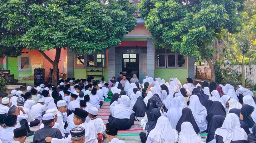 Bangun Karakter Religius dan Kebersamaan, SDN Kalipang 1 Grati Gelar Kegiatan “JUMANIS SABAR”