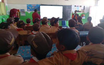 Peringati HKN 2026, Siswa SDN Ngadirejo I Tutur Gembleng Kesiapsiagaan Lewat Simulasi Gempa Bumi