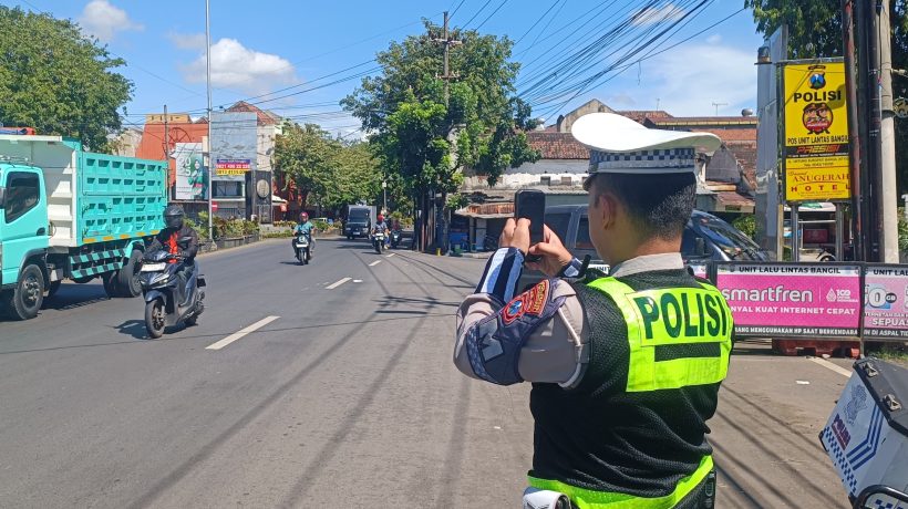 Satlantas Polres Pasuruan Terapkan Tilang Hand Held, Digital untuk Tertib Berlalu Lintas