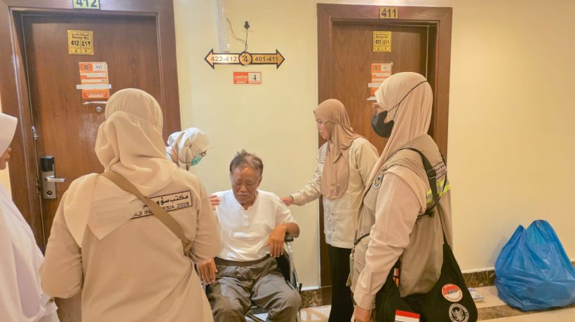 Update Haji 2026: Kloter SUB 08 Kabupaten Pasuruan Tiba di Makkah, Petugas Gerak Cepat Tangani Koper Jamaah