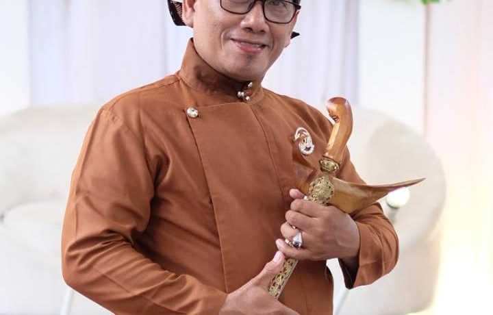 Sisi Lain Jalaludin Ahmad Wasiran: Dedikasi Pendidik dan Sang Maestro MC Bahasa Jawa di Lamongan