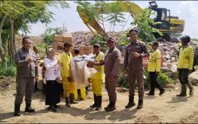 Tegakkan Hukum dan Lindungi Negara, Kejari Magetan Musnahkan 960 Ribu Rokok Ilegal dengan Ekskavator