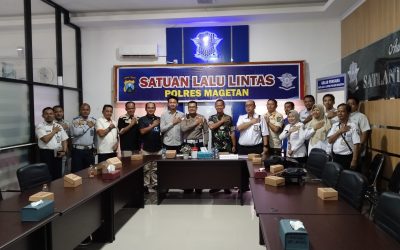 Jaga Kebersihan Sirkuit, DLHP Magetan Gandeng KSM Sukowinangun All Out Support Drag Bike Bhayangkara Cup Ke-80
