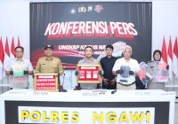 Polres Ngawi Amankan 2 Tersangka Pengedar Narkoba 223,842 gram Sabu Disita