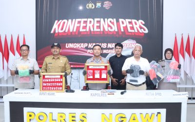 Polres Ngawi Amankan 2 Tersangka Pengedar Narkoba 223,842 gram Sabu Disita