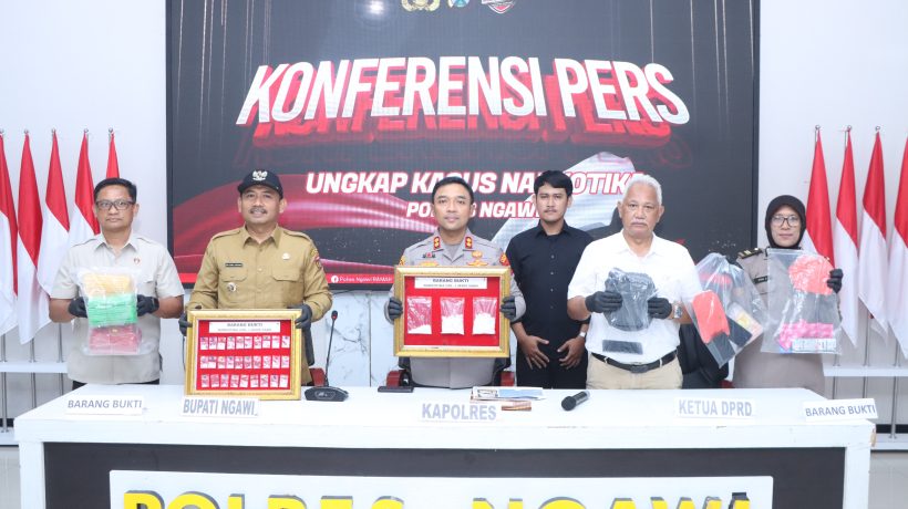 Polres Ngawi Amankan 2 Tersangka Pengedar Narkoba 223,842 gram Sabu Disita