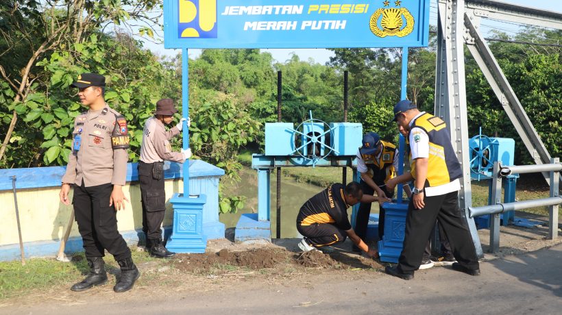 Polres Magetan Revitalisasi Jembatan Mangge untuk Masyarakat