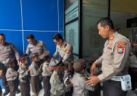 Polisi Sahabat Anak : Polresta Sidoarjo Edukasi Tertib Lalu Lintas Sejak Dini