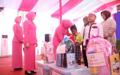 Ketua Bhayangkari Jatim Tinjau UMKM dan Serahkan Tali Asih di Polres Pasuruan