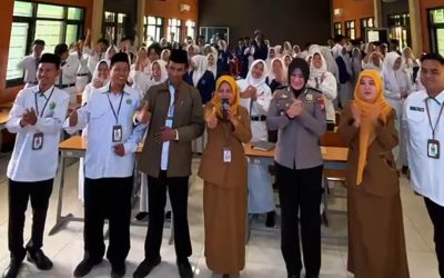 Bentengi Generasi Muda dari Pergaulan Bebas, KUA Purwosari Gelar Bimbingan Remaja Usia Sekolah (BRUS) di SMAN 1 Purwosari