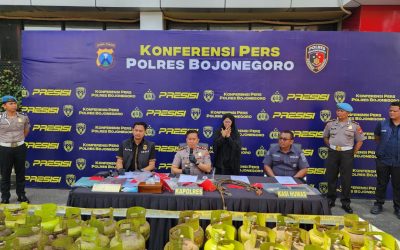 Polres Bojonegoro Amankan Tersangka Pengoplos LPG Subsidi 3 Kg dan Ratusan Tabung Gas
