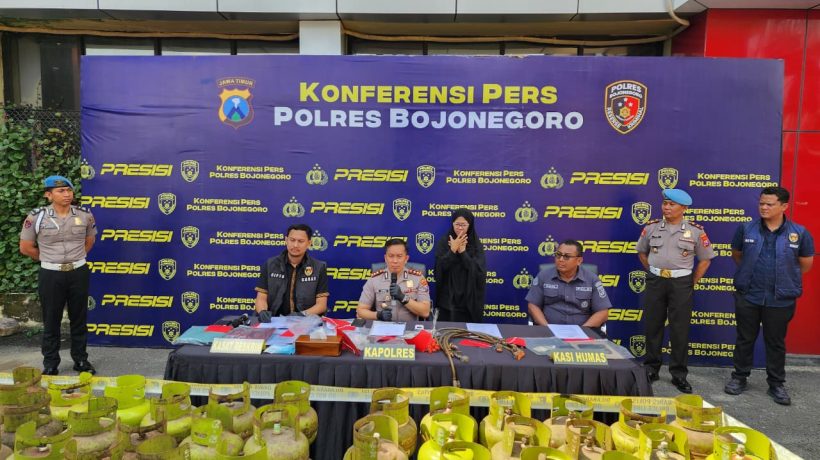 Polres Bojonegoro Amankan Tersangka Pengoplos LPG Subsidi 3 Kg dan Ratusan Tabung Gas