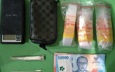 Polrestabes Surabaya Amankan Tersangka Pengedar Narkoba, Sita 42,9 Gram Sabu