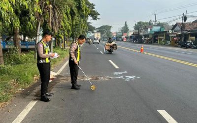 Tragis, Pemotor Asal Gucialit Lumajang Tewas Usai Tabrak Dump Truck di Gempol Pasuruan