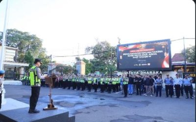 Polres Kediri Kota Gelar Apel Pengamanan Malam Takbiran Idul Adha 1447 H, Kapolres: Kedepankan Pendekatan Humanis