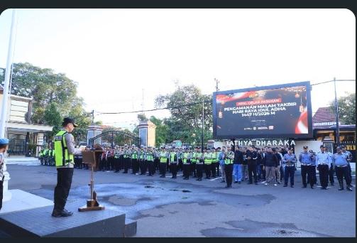 Polres Kediri Kota Gelar Apel Pengamanan Malam Takbiran Idul Adha 1447 H, Kapolres: Kedepankan Pendekatan Humanis
