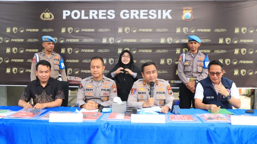 Polres Gresik Bongkar Jaringan Narkoba Amankan 2 Tersangka Pengedar dan 209 Gram Sabu
