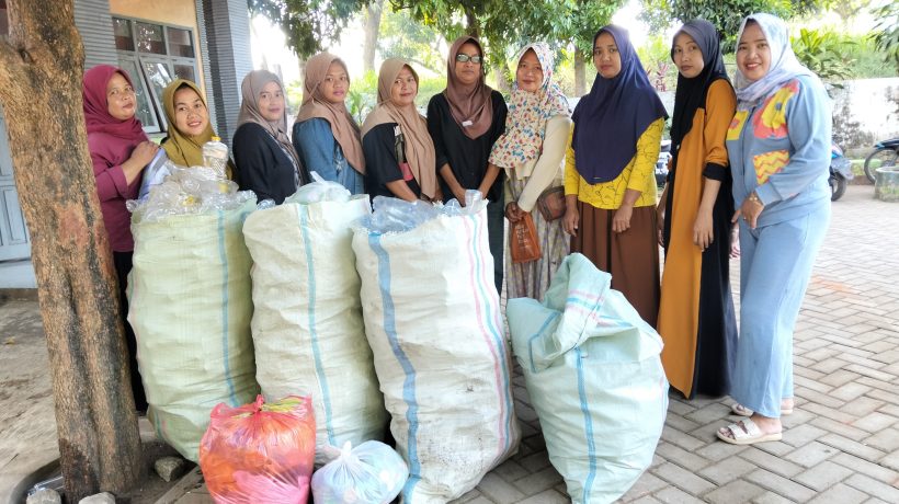 Sinergi Paguyuban SDN Kalipang 1 Grati: Ubah Sampah Plastik Jadi Berkah Melalui Program Sedekah Sampah