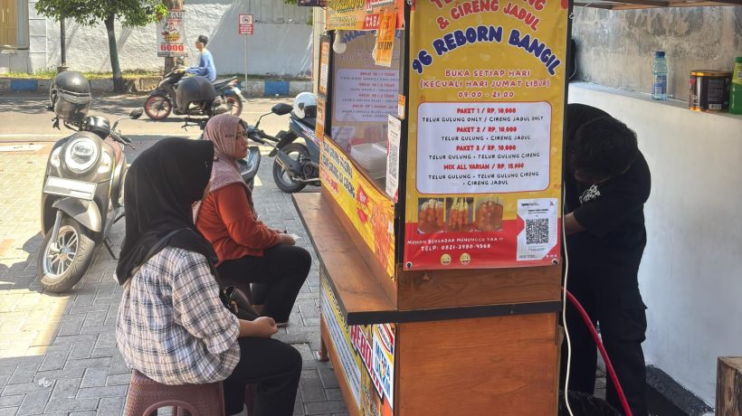Memori Masa Kecil dalam Tusukan: Telur Gulung 96 & Cireng Jadul Bangil Kini Hadir di Aplikasi Ojol!