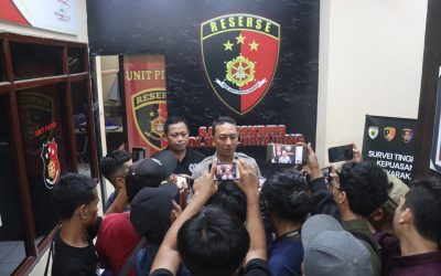 Polres Lumajang Amankan Tersangka Penadah Sapi Curian dan Senpi Rakitan