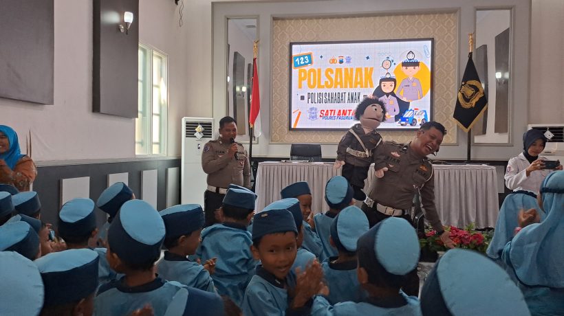 Keseruan “Polisi Sahabat Anak”: Dari Kenal Rambu hingga Mandi Hujan Water Cannon di Polres Pasuruan