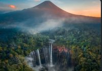 Libur Iduladha dan Waisak, Air Terjun Tumpak Sewu Lumajang Diserbu Hampir 10 Ribu Wisatawan