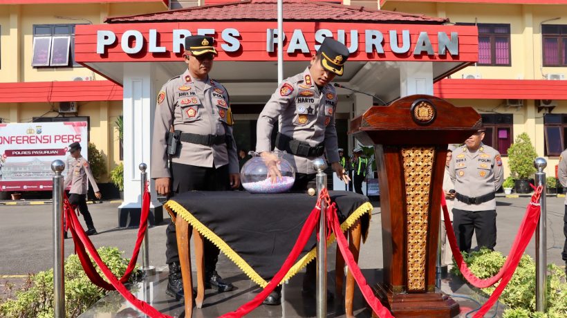 Kapolres Pasuruan Apresiasi Anggota Teladan dengan Hadiah Umroh ke Tanah Suci