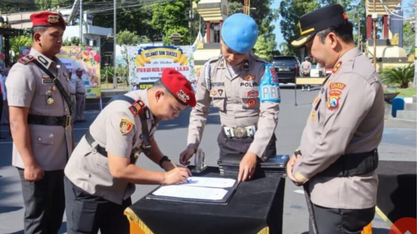 Sertijab Pejabat Utama dan Kapolsek Jajaran, Kapolres Lumajang AKBP Alex Sandy Siregar Tekankan Pelayanan Masyarakat