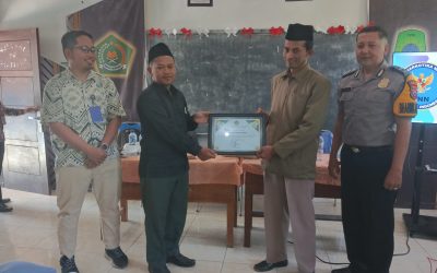 KUA Purwosari Gandeng BNN dan Polsek Gelar BRUS di MTs Miftahul Huda Cendono