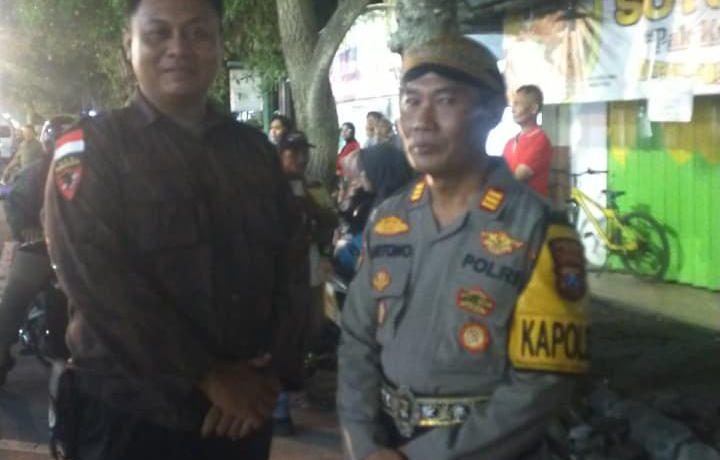 Semarak HUT Bhayangkara Ke-80, Ketua KBPP Polri Jombang Apresiasi Aksi Wayang Kulit Kapolsek Plandaan
