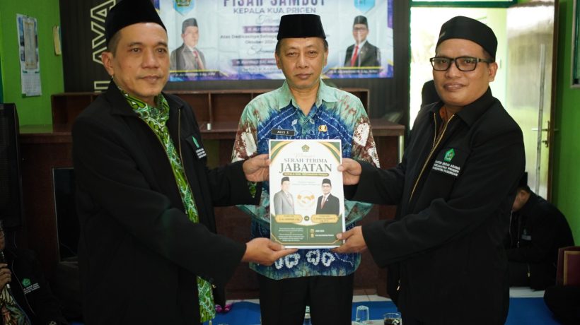 Dihadiri Kasi Bimas Islam dan Diiringi Hadrah Isyhari, Pisah Sambut Kepala KUA Prigen Berlangsung Khidmat dan Semarak