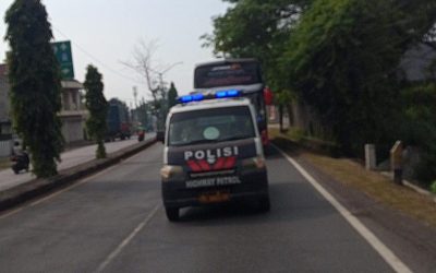 Sambut Hari Bhayangkara ke-80, Satlantas Polres Pasuruan Kawal Rombongan Outing Class SDN Kalipang 1
