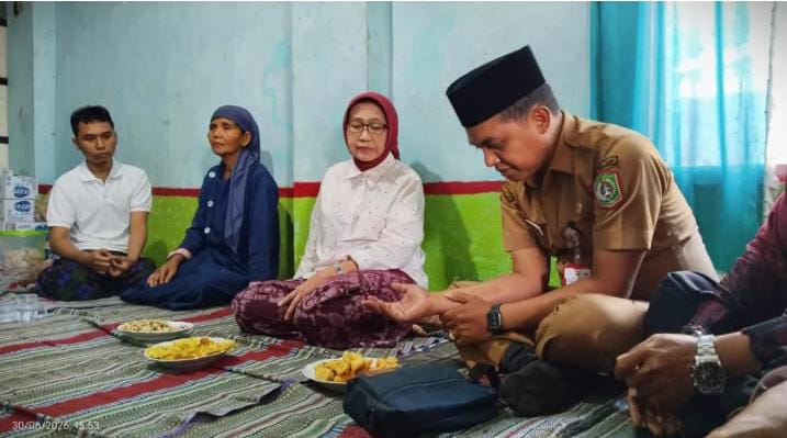 Takziah ke Rumah Duka, Bupati Lumajang Indah Amperawati Tegaskan Bakal Kawal Kasus Perundungan Siswa SMP hingga Tuntas
