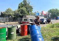 Tekan Angka Kecelakaan, Satlantas Polres Pasuruan Pasang Pembatas Berfosfor di Jalur Blackspot Apollo Gempol