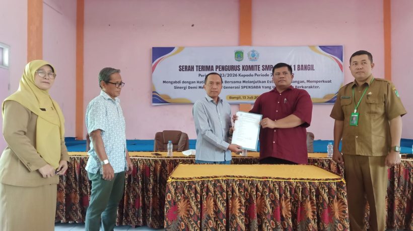 Estafet Perjuangan Berlanjut, SMPN 1 Bangil Gelar Serah Terima Pengurus Komite Periode 2026-2029