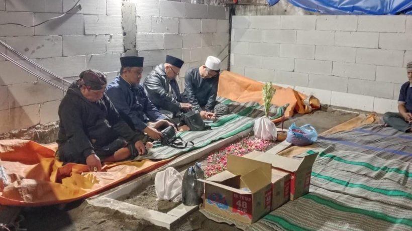 Pasca-Pengrusakan Makam Mbah Dirjo Joyo Ulomo, Ratusan Jamaah dan Pedagang Pasar Taman Sidoarjo Gelar Zikir Bersama