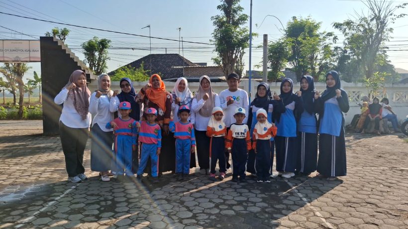 Resmi Jadi Siswa Baru, MPLS SDN Kedawungkulon II Ditutup dengan Senam Bersama dan Bakti Sosial