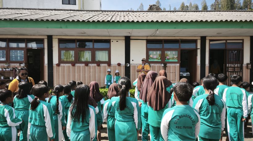 Serunya Penutupan MPLS SDN Ngadirejo I Tutur: Gelar Jalan Sehat hingga Pesta Mandi Busa