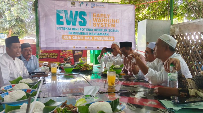 Perkuat EWS Kerukunan Umat, KUA Grati Gelar Rapat Koordinasi Lewat ‘Ngopi Lesehan’