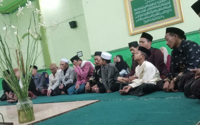 Pererat Silaturahmi, Keluarga Besar KUA Grati Gelar Ziarah Religi Wali Lima di Wilayah Probowangi