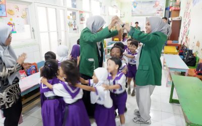 Dorong Literasi Anak Usia Dini, KKN Unusa Hadirkan Pojok Baca di TK Tunas Adipura Wonorejo