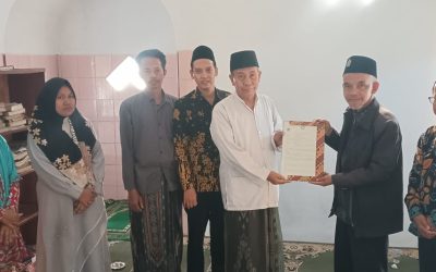 KUA Pusaka Sukorejo Serahkan Akta Ikrar Wakaf Musholla Al Amin Wonokerto, Perkuat Legalitas Aset Umat