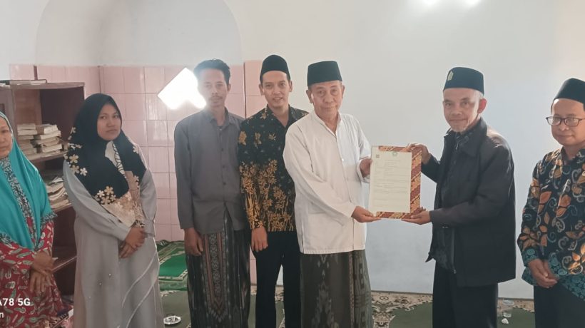 KUA Pusaka Sukorejo Serahkan Akta Ikrar Wakaf Musholla Al Amin Wonokerto, Perkuat Legalitas Aset Umat