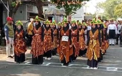 Meriahkan HUT RI ke-81, PC PGRI Wonorejo Gelar Lomba Gerak Jalan Diikuti 150 Peleton