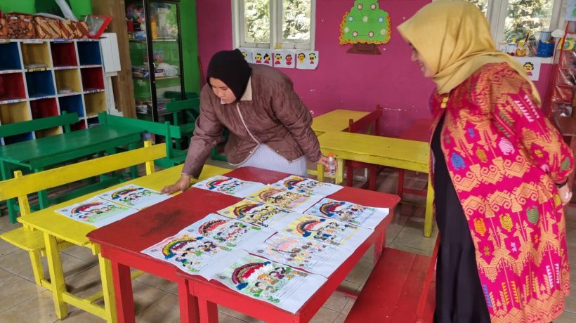 Semarakkan Launching Batik Lurik IGTKI Pasuruan, TK Dharma Putra Ngadirejo Gelar Lomba Kolase dan Mewarnai