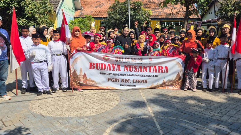 Meriahkan Hari Kemerdekaan, Kecamatan Lekok Gelar Karnaval Kearifan Lokal dan Budaya Nasional