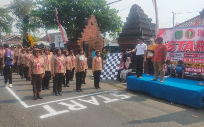 Semarakkan HUT ke-81 RI, Kades Wonokoyo Lepas Puluhan Regu Peserta Lomba Gerak Jalan Kecamatan Beji