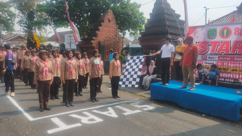 Semarakkan HUT ke-81 RI, Kades Wonokoyo Lepas Puluhan Regu Peserta Lomba Gerak Jalan Kecamatan Beji
