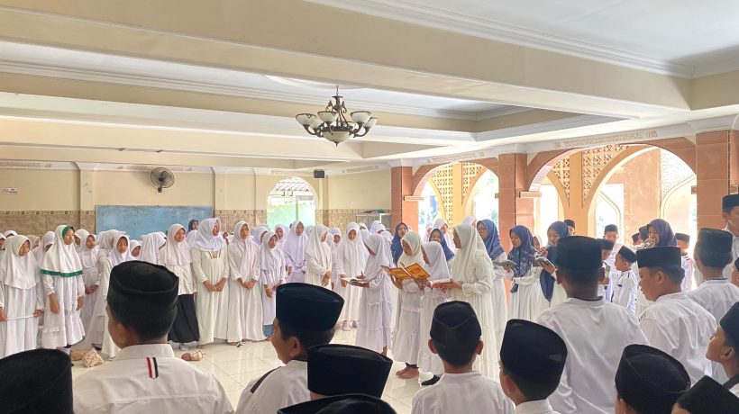 Integrasikan Semarak HUT RI ke-81 dan Maulid Nabi, MIS Nurul Burhan Kenongorejo Bentuk Karakter dan Akhlak Siswa