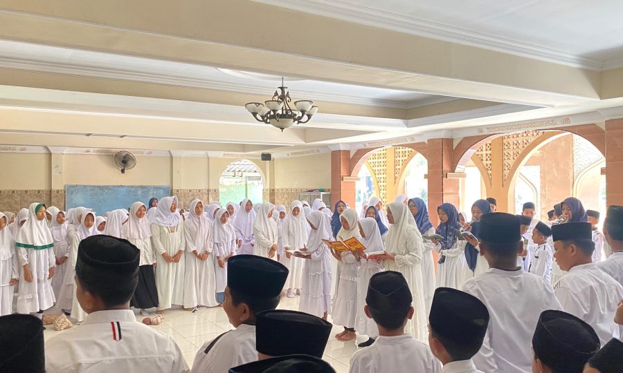 Integrasikan Semarak HUT RI ke-81 dan Maulid Nabi, MIS Nurul Burhan Kenongorejo Bentuk Karakter dan Akhlak Siswa